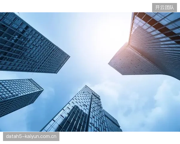 健身房连锁品牌的信贷风险评估，长期忽视其“预付卡”模式下隐藏的巨大或有负债，最终引发行业性金融风险